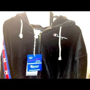 Champion Sweater. Size Small but can also fit a Medium.